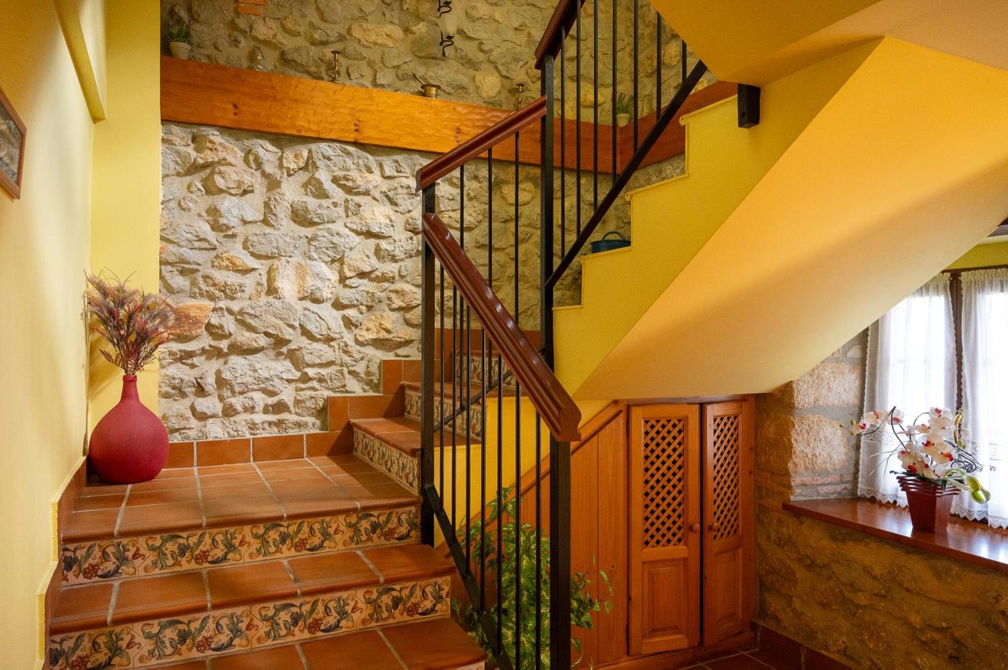 Apartamentos El Cruce De Moraton Cóbreces Dış mekan fotoğraf