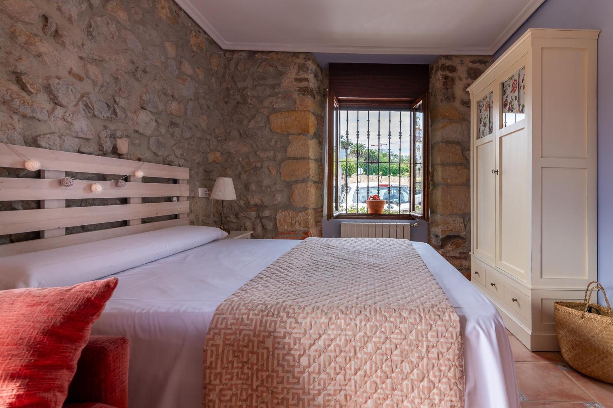 Apartamentos El Cruce De Moraton Cóbreces Dış mekan fotoğraf