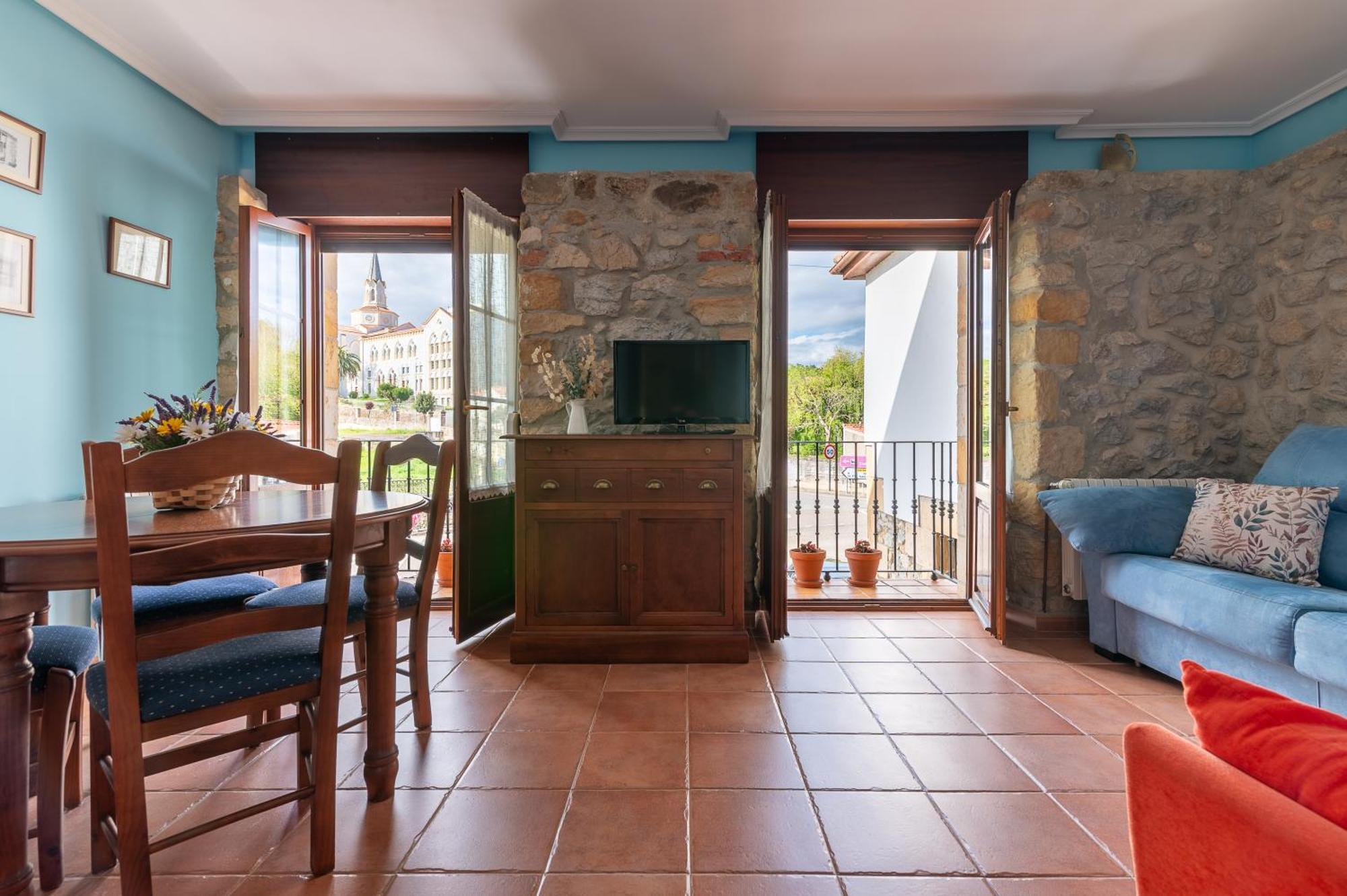 Apartamentos El Cruce De Moraton Cóbreces Dış mekan fotoğraf